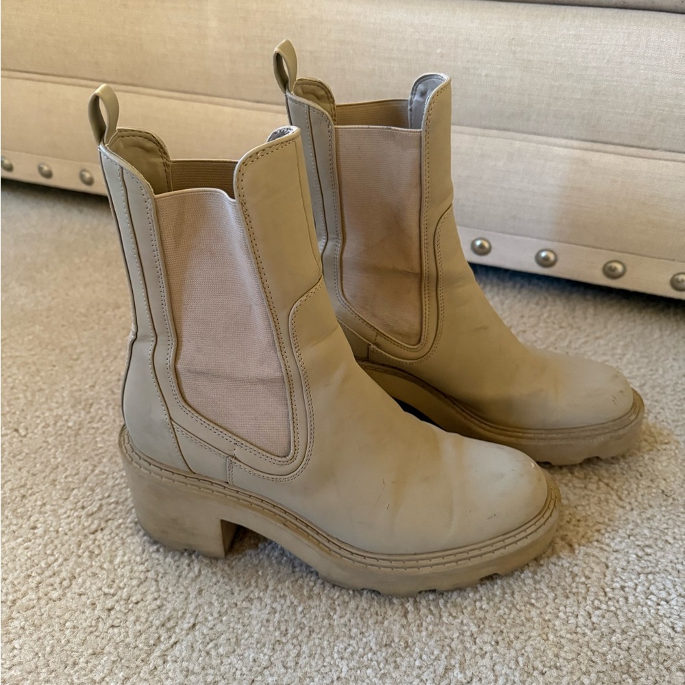 Women's Tan Chelsea Boots